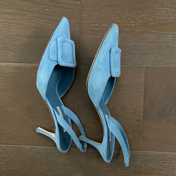 Manolo Blahnik Light Blue Suede Heels - Picture 6 of 12